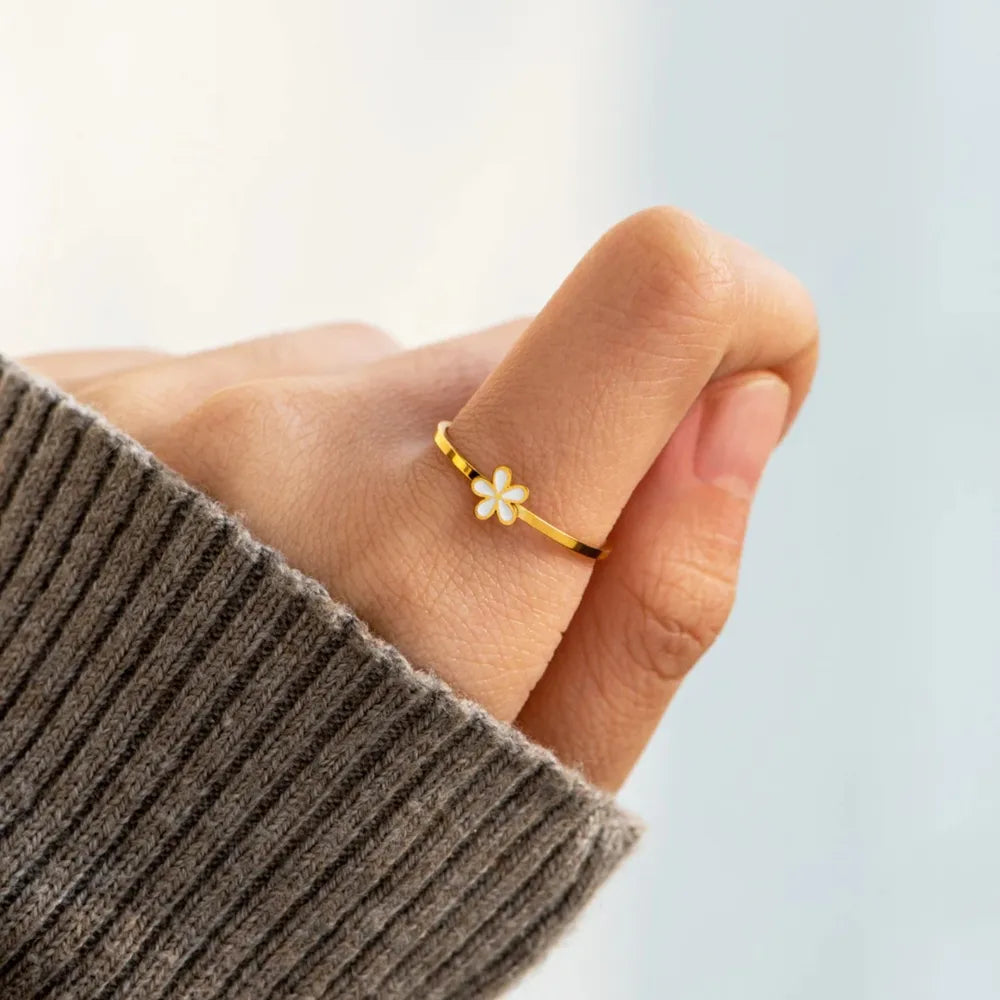 Minimalist Daisy Ring